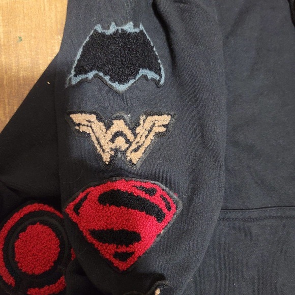 Shoe Palace Justice League Hoodie w/Emblem Chenille Patches - Picture 4 of 8